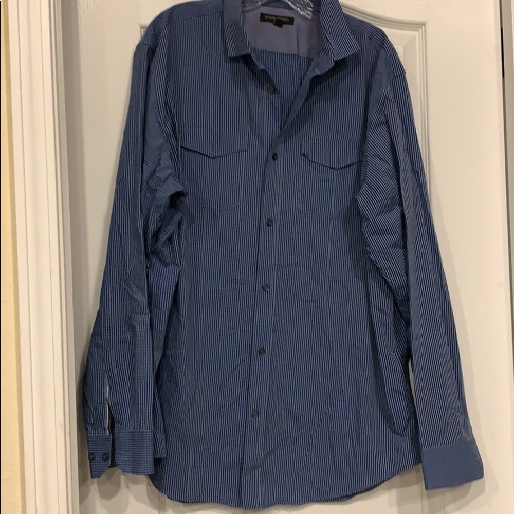 Long sleeve men’s dress shirt